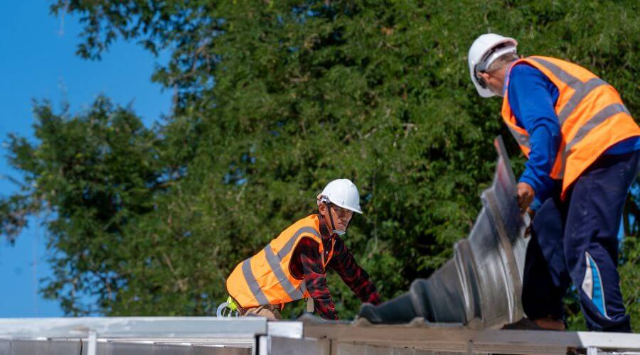 Roof maintenance in Scotland, SD